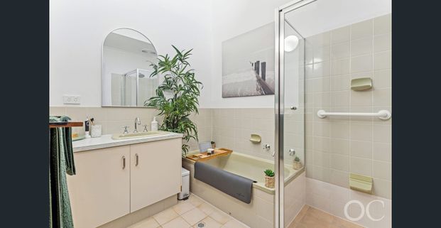 Open the Door to Family-Friendly Living in Aberfoyle Park - Photo 1