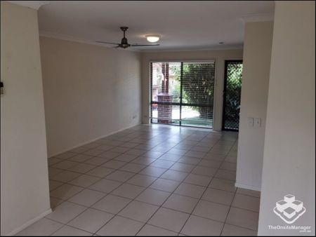 CLOSE TO UNI & HOSPITAL - AIR CON AND POOL - Photo 5