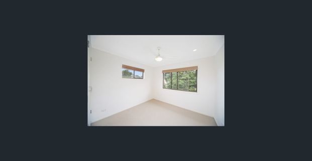 Comfortable Coastal Home with Utilities Included - Photo 1