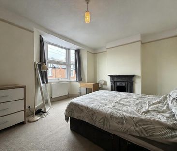 4 bedroom terraced house to rent - Photo 4