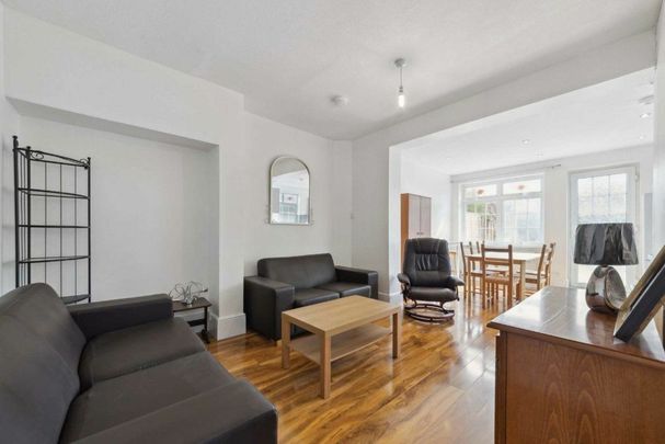 Bentworth Road, Shepherds Bush, W12 - Photo 1