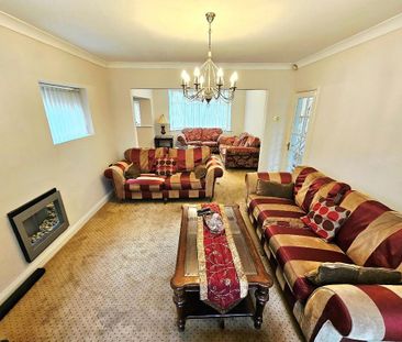 4 bedroom detached house to rent - Photo 4