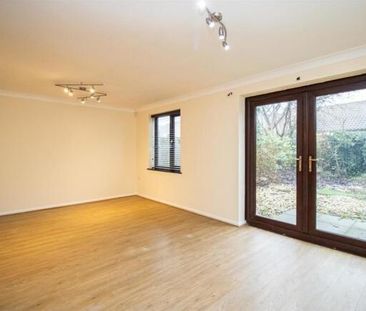 4 bedroom detached house to rent - Photo 2