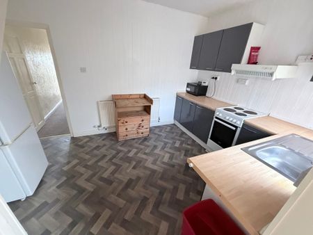 2 bedroom terraced house to rent - Photo 5