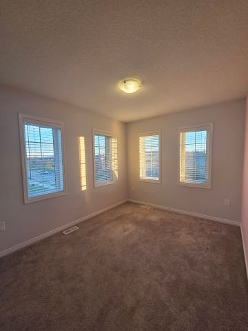 For Lease - 204 Maclachlan Avenue, Haldimand, Ontario - Photo 4