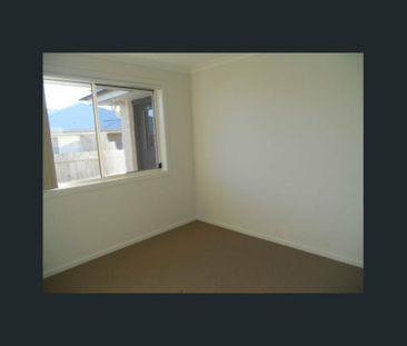 4 BEDROOM FAMILY HOME - Photo 3