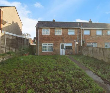 3 bedroom end of terrace house to rent - Photo 3