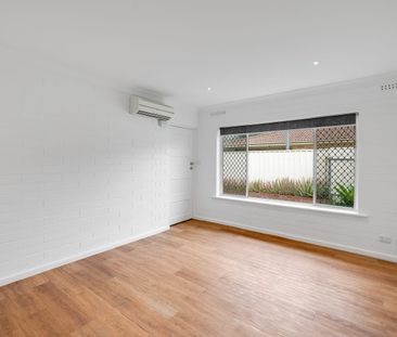Charming 2-Bedroom Unit with Private Backyard in Beverley - Photo 1