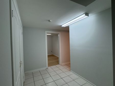 For Lease - 46 Thornbrook Court, Vaughan, Ontario - Photo 3