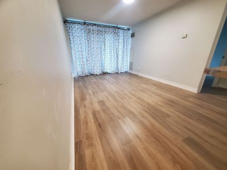 For Lease - 30 Grand Trunk Crescent Unit# 607, Toronto, Ontario - Photo 4