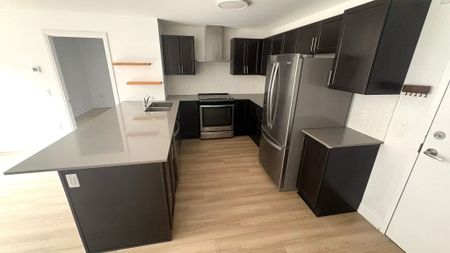 For Lease - 1 Redfern Avenue Unit# 202, Hamilton, Ontario - Photo 5