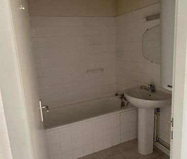 Location Appartement 2 pièces 47m² MONTREVEL EN BRESSE 01340 - Photo 2