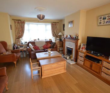 Semi Detached House - Photo 1