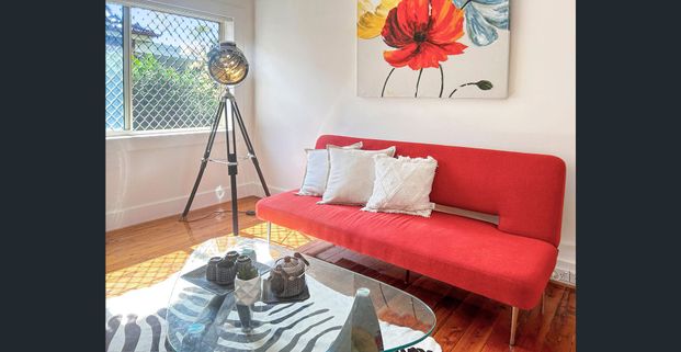 Fully furnished, 2 Parkings - Jan 2026 available - Photo 1