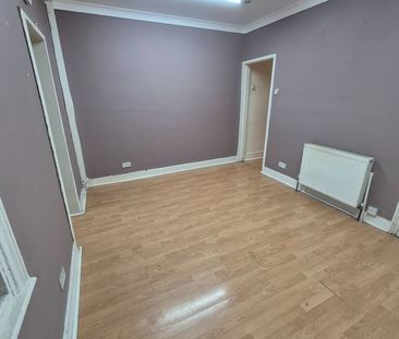 2 Bed Terraced House, Willet Palace, CR7 - Photo 5