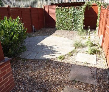 2 bedroom terraced house to rent - Photo 3