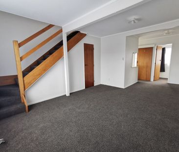 Home In Waterloo - Photo 3