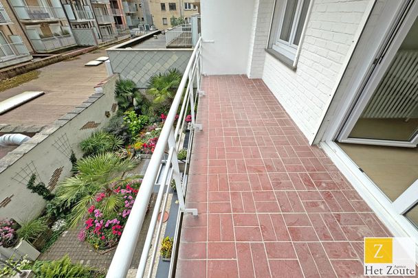 Ruim appartement met frontaal zeezicht - Knokke Het Zoute - Photo 1