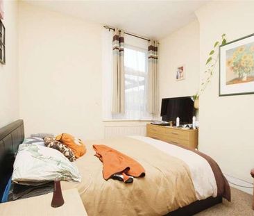 Francis Road, London, E10 - Photo 4