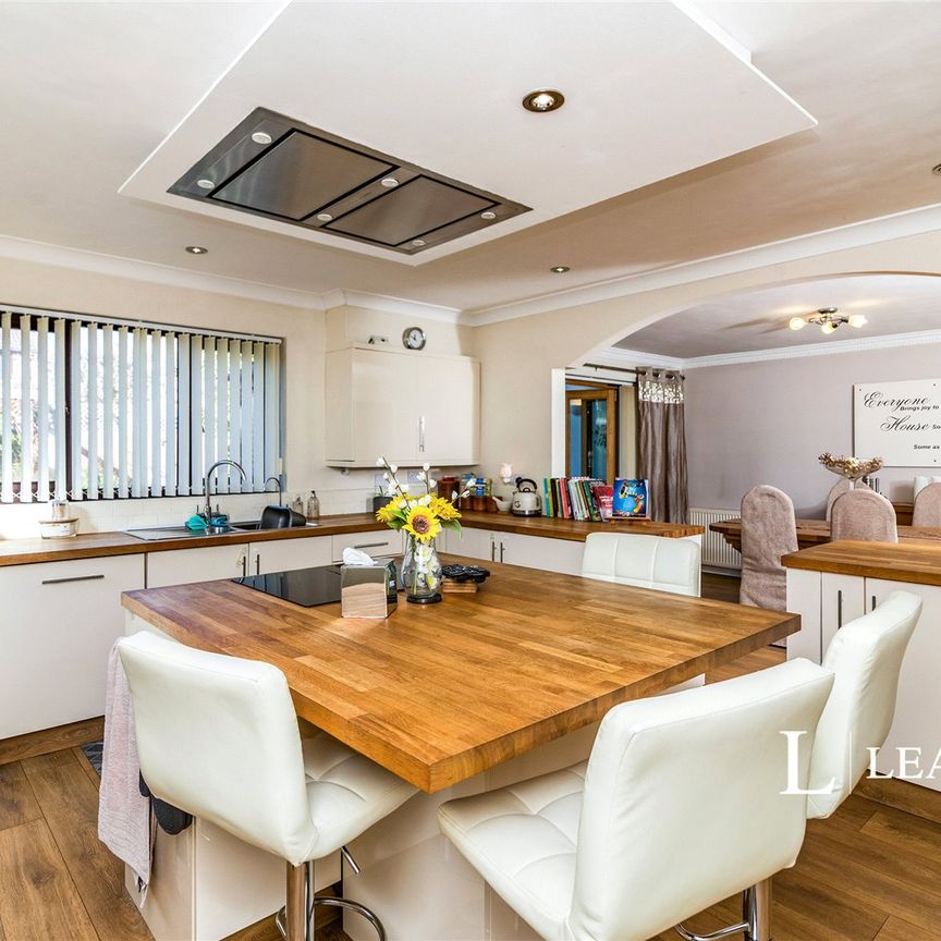 4 bedroom house to rent Uplands Road North, Carlton Colville, NR33 - Photo 1