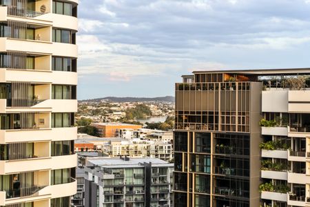 'Skyring Apartments' - Elevated Inner-City Living with Style and Functionality - Photo 4