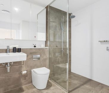 Executive style living with Chatswood CBD on its doorstep - Photo 6