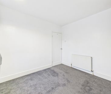1 Charnock Crescent, S12 - Photo 5