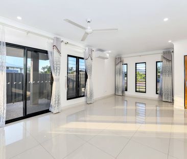 ZUCCOLI LIVING CLOSE TO SCHOOLS AND SHOPS - Photo 6