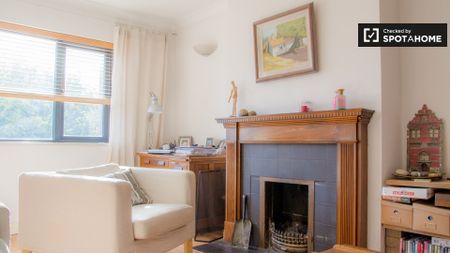 Beautiful room in shared apartment in Clontarf, Dublin - Photo 2