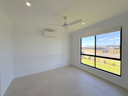 Modern Family Home in Lochinvar - Photo 2