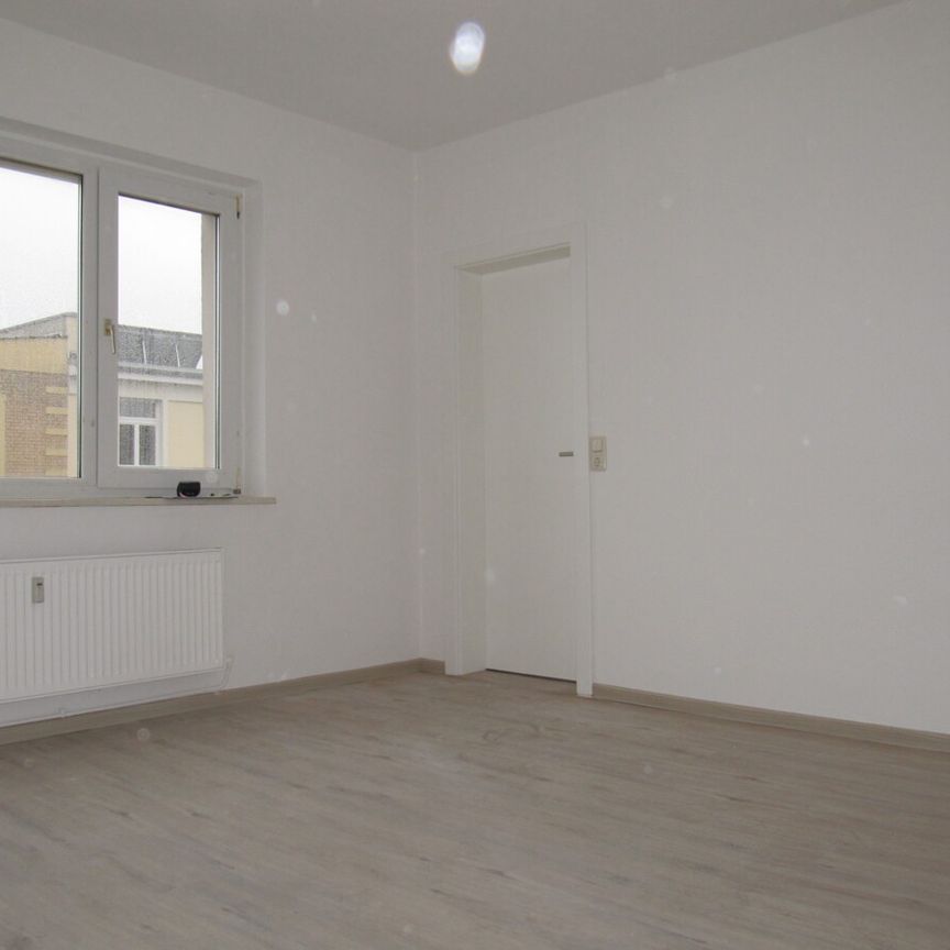 Einladende 3- Zimmerwohnung mit Einbauküche in der Paulsstadt - Photo 1