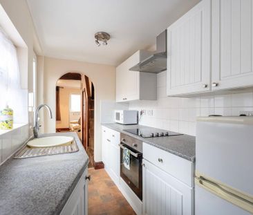2 bedroom end of terrace house to rent - Photo 3