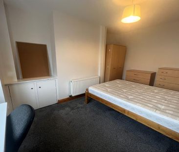 4 bedroom terraced house to rent - Photo 2