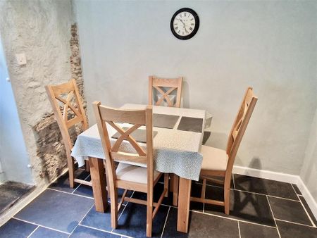 2 bedroom semi-detached house to rent - Photo 3