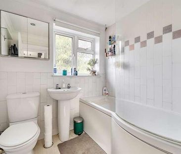 Vale Crescent, Tilehurst, Reading, RG30 - Photo 4
