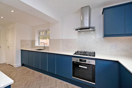 3 bedroom detached house to rent - Photo 4