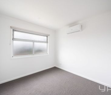 Brand New Street-Facing Townhouse in a Prime Pocket - Photo 1