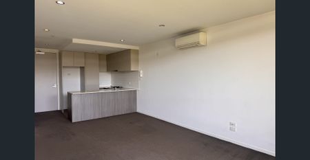 2 Bedroom apartment with city views! - Photo 5