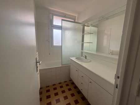 Location Appartement 4 pièces 73m² VALENCE 26000 - Photo 5