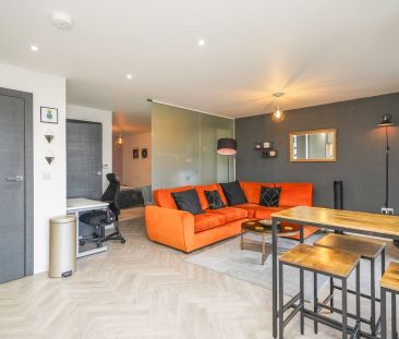 37 Dun Fields, Kelham Island, S3 - Photo 2