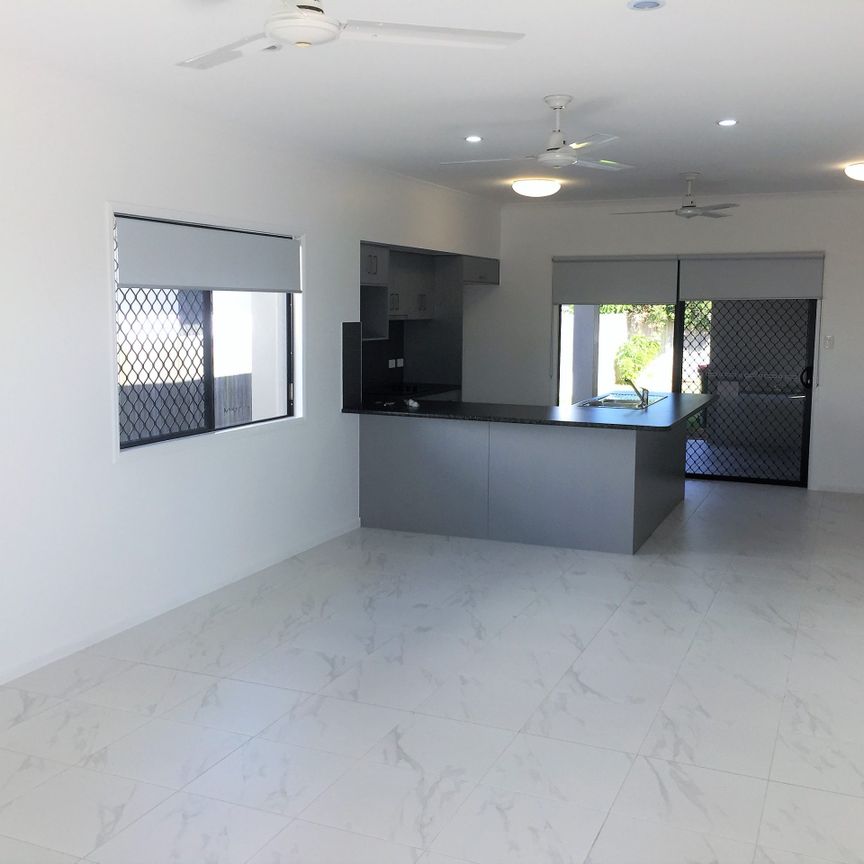 STUNNING 4 BEDROOM 2 BATHROOM HOME IN IDALIA - Photo 1