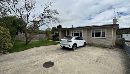 Spacious Four-Bedroom Home – A Must-See! - Photo 2