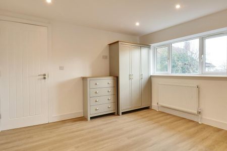 3 bedroom semi-detached house to rent - Photo 5