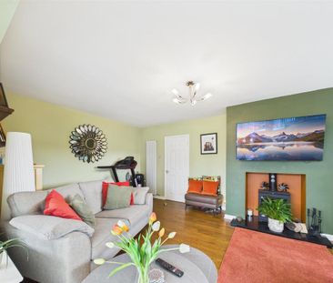 4 bedroom detached house to rent - Photo 3