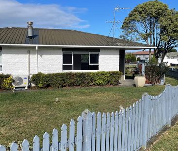 HOME SWEET BEAUTIFUL HOME - CENTRALLY LOCATED - WAIUKU - Photo 3