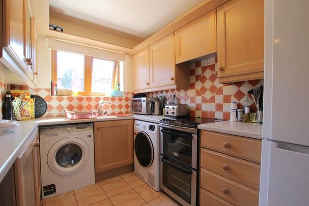 5 bedroom semi-detached house to rent - Photo 1