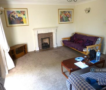 1 bedroom in a house share to rent - Photo 3