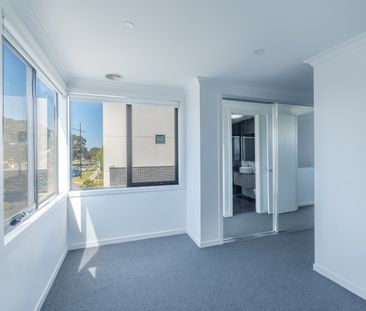 10 Main Road, Clayton VIC 3168 - Townhouse For Rent | Domain - Photo 3