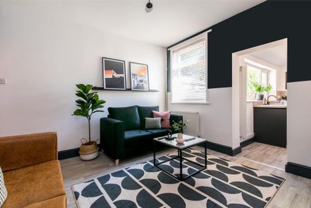 4 bedroom terraced house to rent - Photo 4