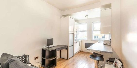 Bloemfontein Way, Shepherd's Bush, W12 - Photo 3